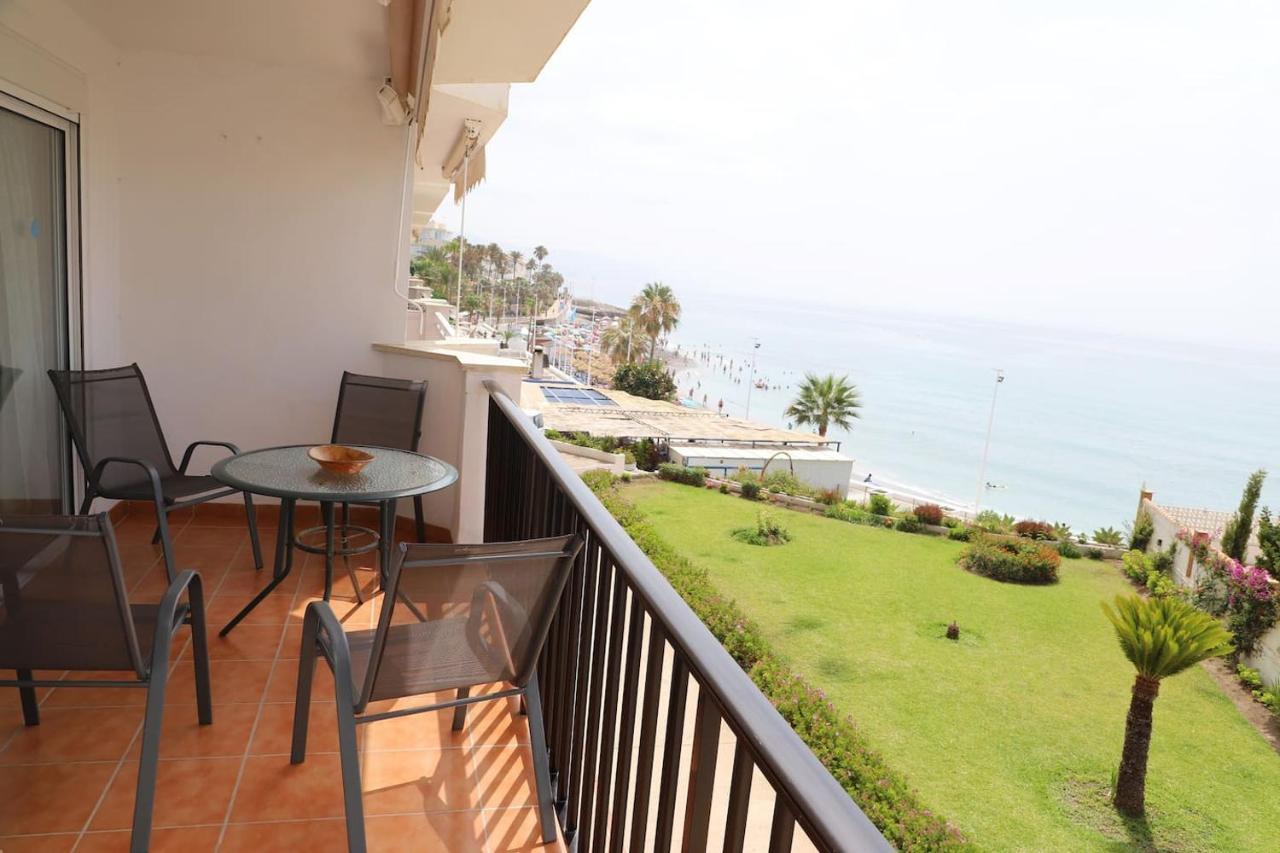 Apartamento En Nerja. Primera Linea De Playa Eksteriør billede