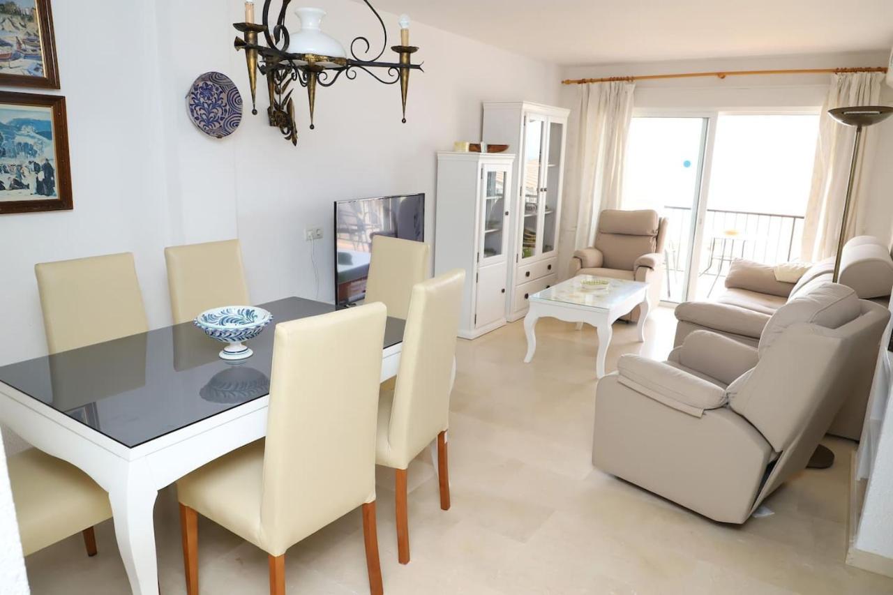 Apartamento En Nerja. Primera Linea De Playa Eksteriør billede