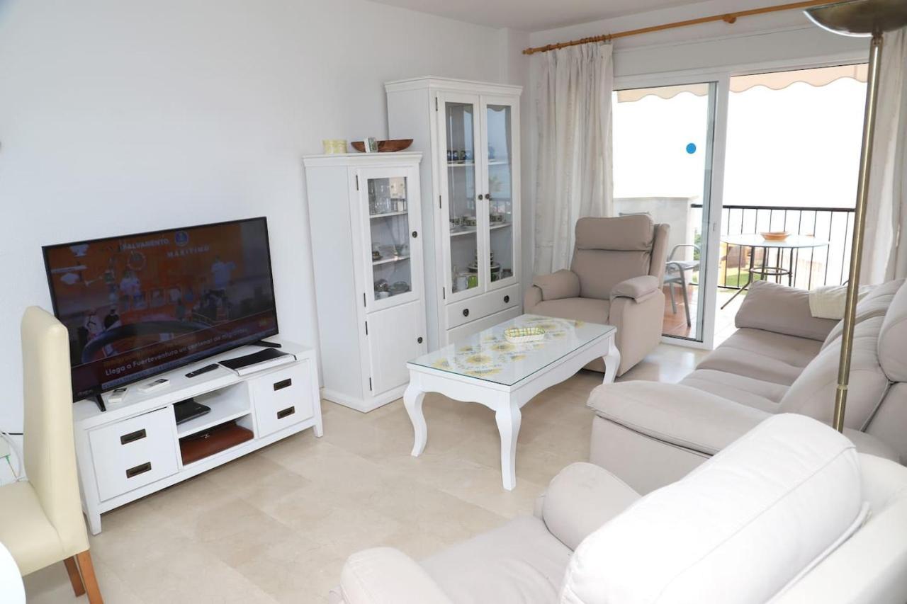 Apartamento En Nerja. Primera Linea De Playa Eksteriør billede